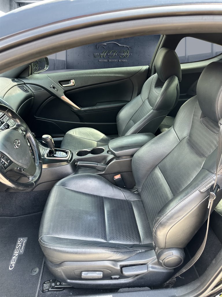 Hyundai Genesis Coupe photo 9